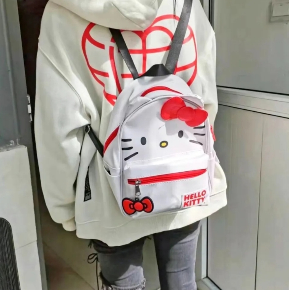 Hello Kitty Mini Backpack - Picture 14 of 14